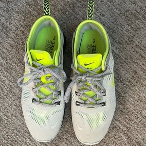 Nike Free 5.0 tennis shoes